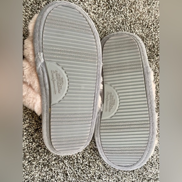 Deluxe by Dearfoam slippers. Size S (5-6) NWT - Picture 3 of 5